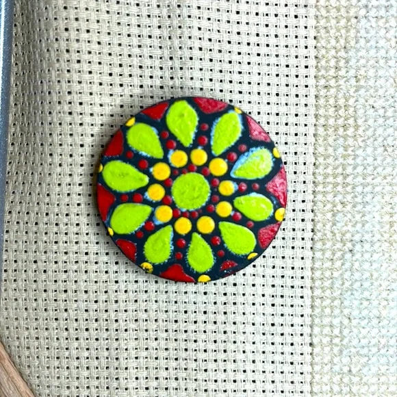 MAGNET/ Needle Minder Hand Painted Wooden MANDALA for Cross Stitch, Embroidery - Picture 2 of 2